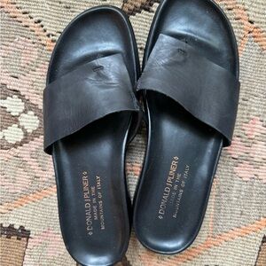 Donald Pliner black leather slides